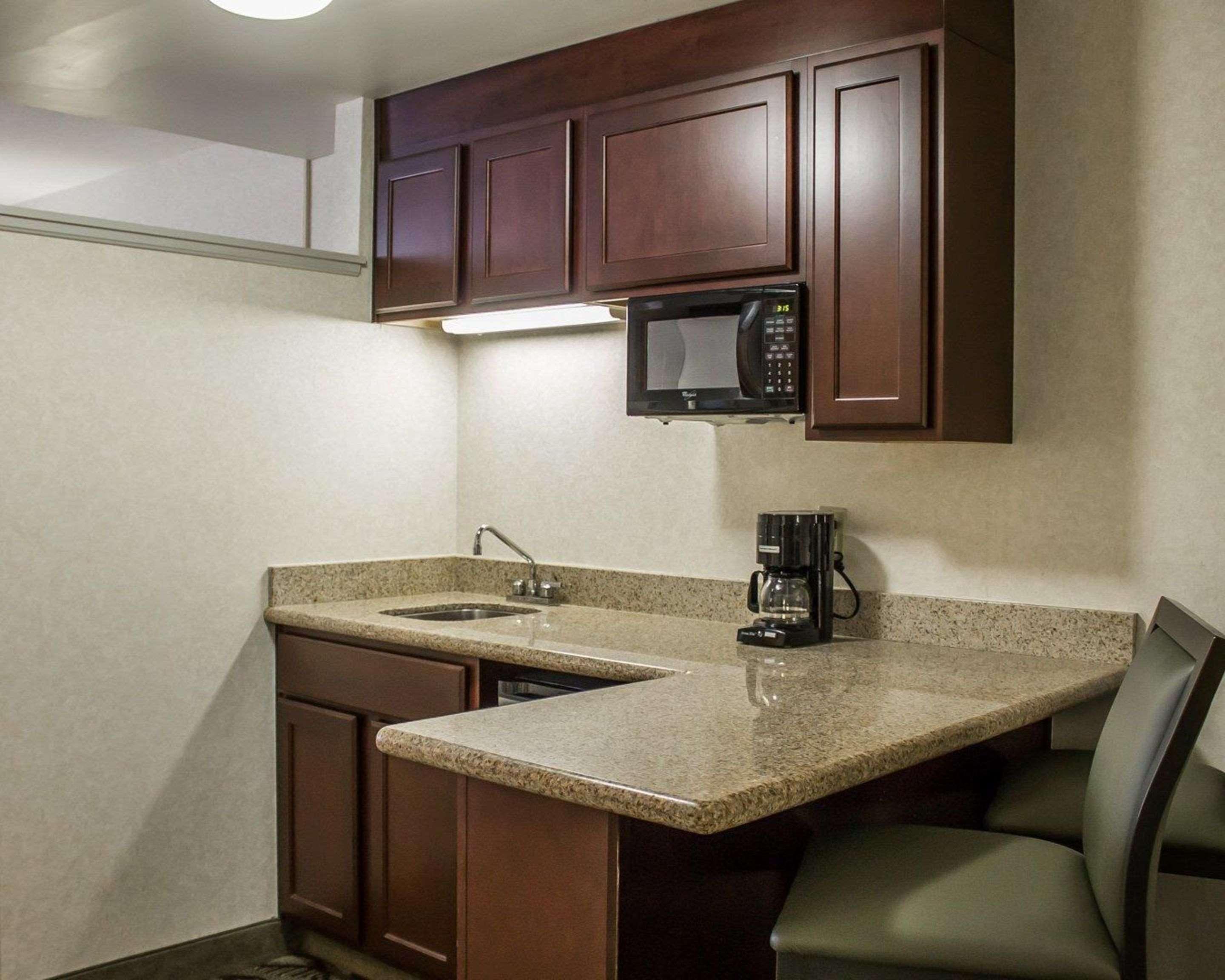 Quality Inn & Suites Mansfield Ngoại thất bức ảnh